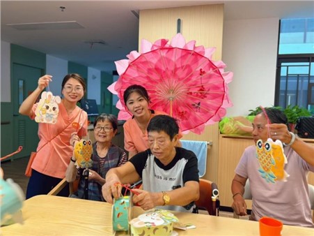 月满中秋 阿默相伴  