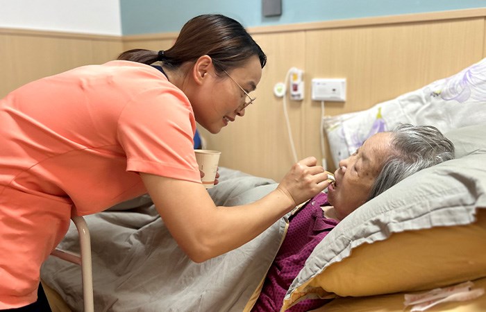 第三阶段(多为8~12年)重度痴呆期